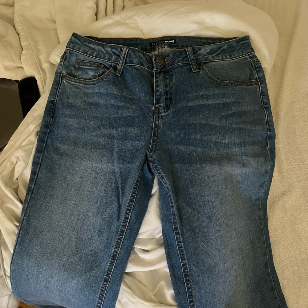 fashion nova flare jeans low rise never worn size 5